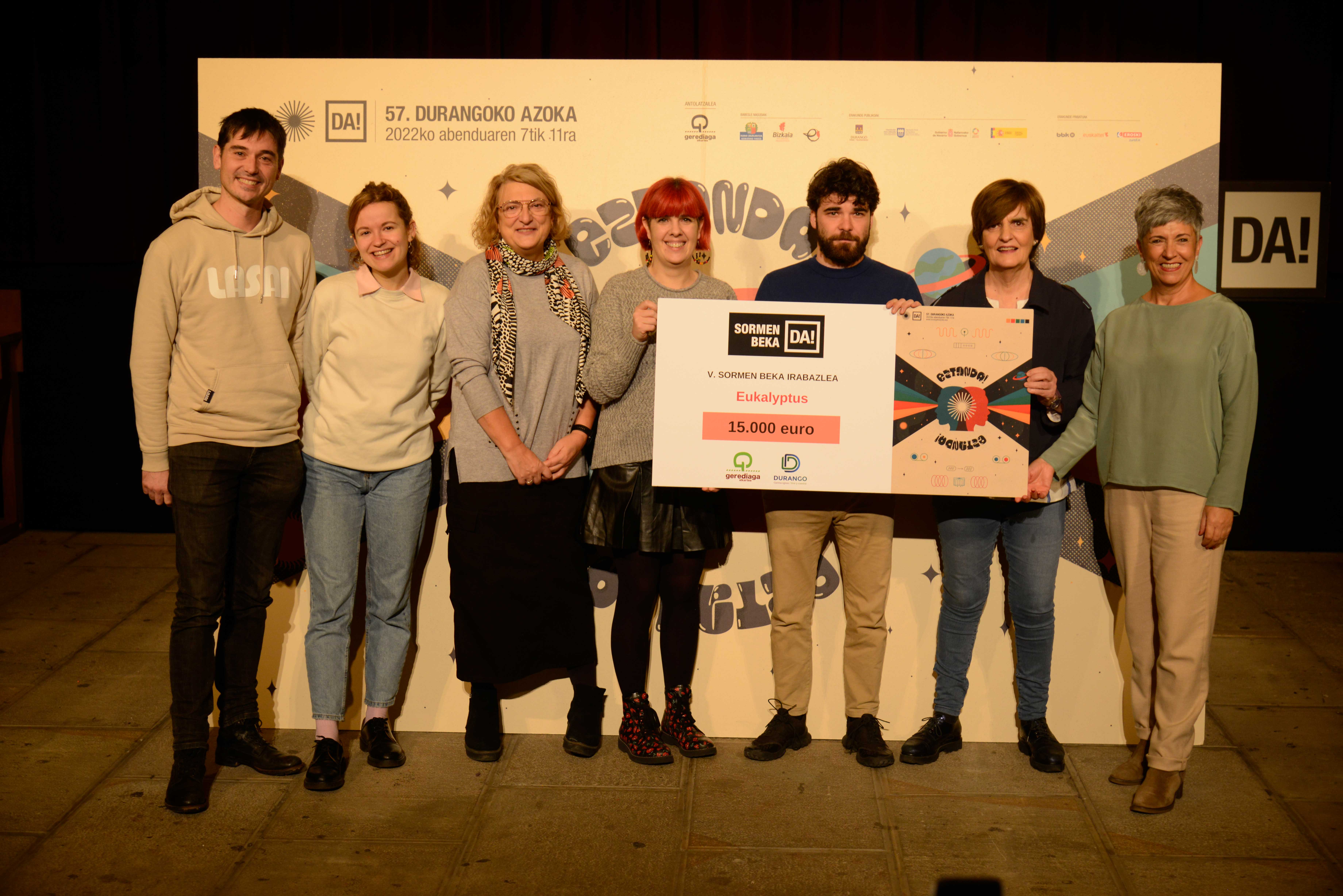 El proyecto escénico "Eucalyptus" de Jon Ander Urresti es el ganador de la beca de creación