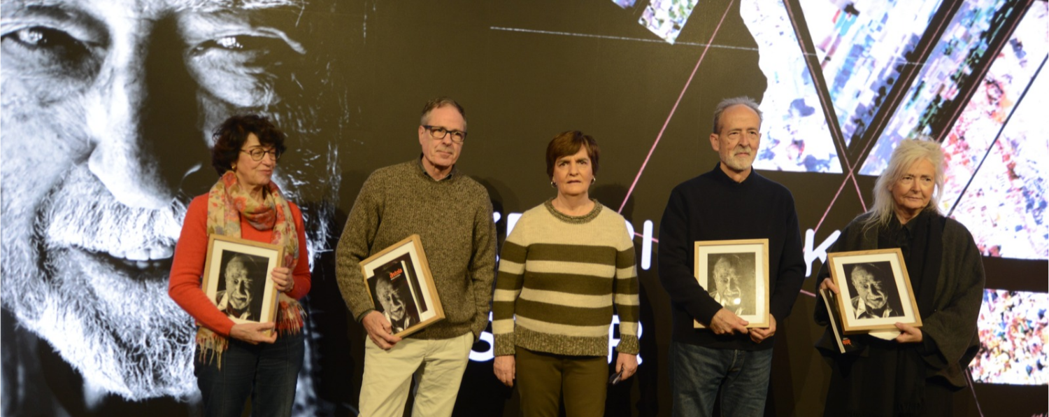 Gerediaga agradece la creación y aportación de Néstor Basterretxea